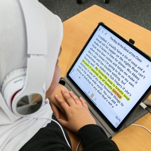 Reading with EasyReader on a Tablet